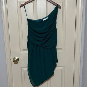 YA Los Angeles deep green juniors one shoulder draped ruched mini dress , sz L